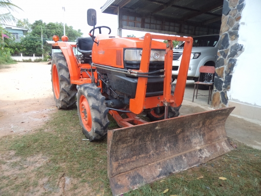 ขาย รถไถคูโบต้า28แรง2เพลาอุปกรครบ สภาพสวยๆพร้อมใช้งานคับ