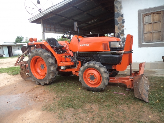 ขาย รถไถคูโบต้า28แรง2เพลาอุปกรครบ สภาพสวยๆพร้อมใช้งานคับ