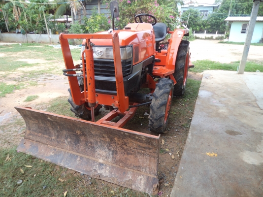 ขาย รถไถคูโบต้า28แรง2เพลาอุปกรครบ สภาพสวยๆพร้อมใช้งานคับ