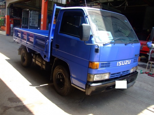 ต้องการขาย Isuzu NKR 4 ล้อกลางไม่ติิดเวลา