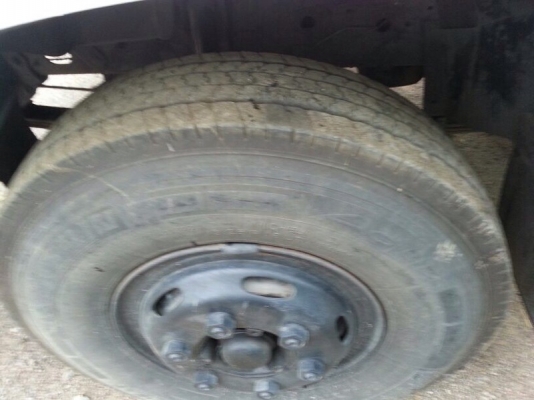 รถฮีโน่ 6 ล้อ ตู้แห้ง 175 แรงม้า ปี 54  สนใจติดต่อ 081 - 6079515