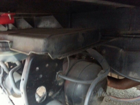 รถฮีโน่ 6 ล้อ ตู้แห้ง 175 แรงม้า ปี 54  สนใจติดต่อ 081 - 6079515