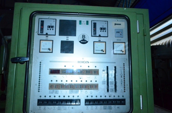 เครื่องปั๊มเหล็กอัตโนมัติ BERGES เครื่องปั๊มเหล็กอัตโนมัติ BERGES