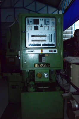 เครื่องปั๊มเหล็กอัตโนมัติ BERGES เครื่องปั๊มเหล็กอัตโนมัติ BERGES