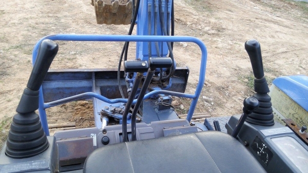 รถแบคโฮ MM35B มีเล่มทะเบียน ไฟแนนซ์ให้ 150,000