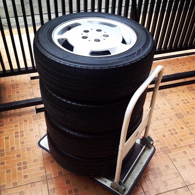 ยาง 15 นิ้ว DUNLOP 185-60-15 ปี 2011 สภาพสวย ตจว ส่งได้ครับ