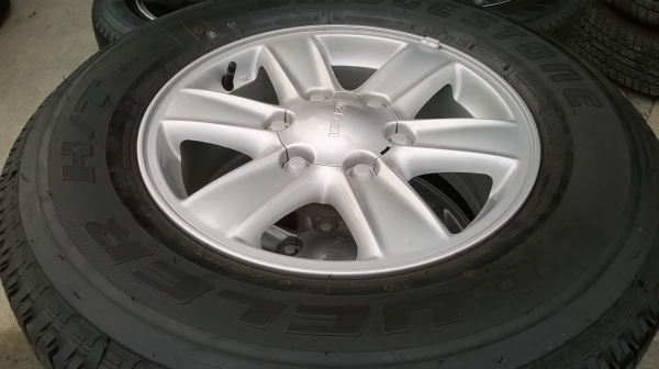 ล้อขอบ16พร้อมยางป้ายแดงชุดละ20500