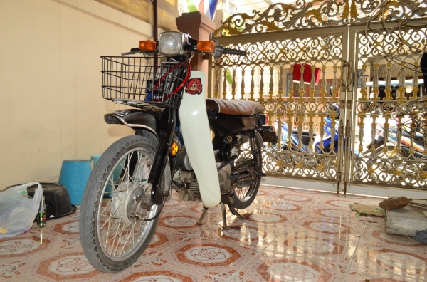 ขายวาย 80 ไม่มีทะเบียน 7500  สีดำ