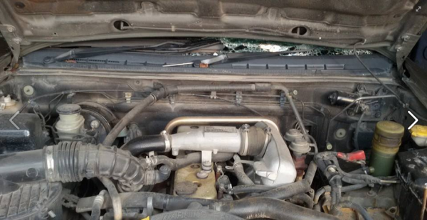 อีซูซุ ดีแม๊กซ์ 2500 ซีซี ปี 2004 เดือนกรกฎาคม เสียหายหนักบริเวณหลังคา และประตูหน้าขวา คอนโซลหน้าปัด กระจกบังลมหน้าแตก ห้องเครื่องสวย แชสซีคดจุดเดียวตำแหน่งมต้เบาะคนขับ ส่วนรอบๆบุบครูดเล็กน้อย แบตไม่มี ล้อไม่ได้ เอกสารครบไม่ผ่านประกัน ถาษีขาด 1 ปี จบข่าว