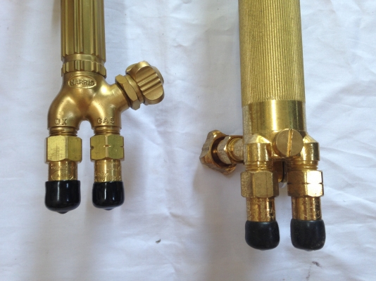 Harris cutting torch model 42-4AF/62-4 2 ชุดครับ Harris cutting torch model 42-4AF/62-4 2 ชุดครับ