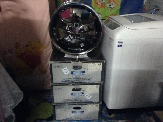 แม็ก valenza ของใหม่ 5 รู 100 ขอบ 17 สี่วง 10900 บาท แม็ก valenza ของใหม่ 5 รู 100 ขอบ 17 สี่วง 10900 บาท