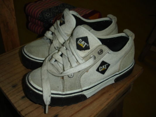 รองเท้า สภาพดี