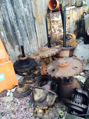 ขายด่วนอะไหล่แทรกเตอร์ และอะไหล่รถ