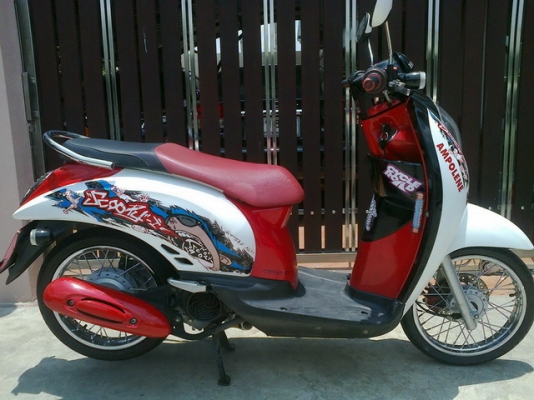 ขายScoopy i หัวฉีด รถบ้านเครื่องเดิมๆ สภาพดี