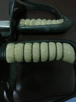 ขายกระบี่เก่าของสะสมอายุเกือบๆ50ปีครับราคา3900สนใจ0853647170