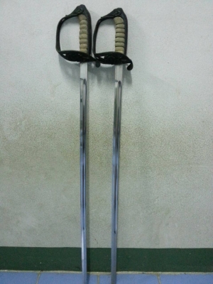 ขายกระบี่เก่าของสะสมอายุเกือบๆ50ปีครับราคา3900สนใจ0853647170