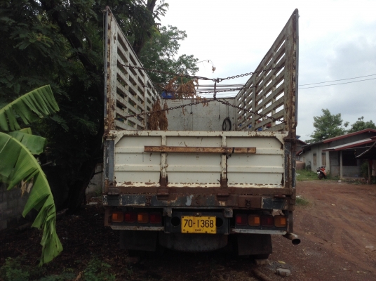 ขาย 10 ล้อ เพลาเดียวกระบะเหล็ก FUSO FN517M-A เครื่อง 6D16 195 แรงม้า คัสซีสวยตลอดเส้น เบรคทิฟฟี่ เก๋งสวยไม่ผุ มีชุดแอร์ครบ ทะเบียนเต็มพร้อมโอน