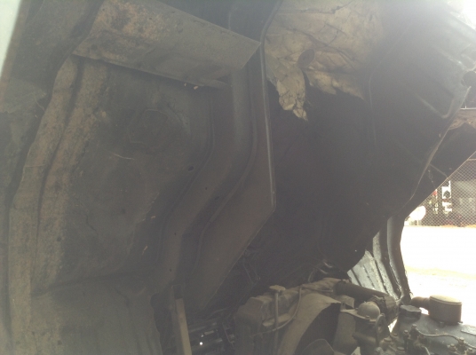 ขาย 10 ล้อ เพลาเดียวกระบะเหล็ก FUSO FN517M-A เครื่อง 6D16 195 แรงม้า คัสซีสวยตลอดเส้น เบรคทิฟฟี่ เก๋งสวยไม่ผุ มีชุดแอร์ครบ ทะเบียนเต็มพร้อมโอน