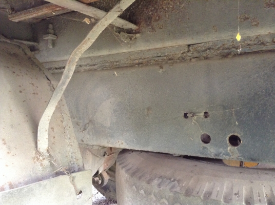 ขาย 10 ล้อ เพลาเดียวกระบะเหล็ก FUSO FN517M-A เครื่อง 6D16 195 แรงม้า คัสซีสวยตลอดเส้น เบรคทิฟฟี่ เก๋งสวยไม่ผุ มีชุดแอร์ครบ ทะเบียนเต็มพร้อมโอน