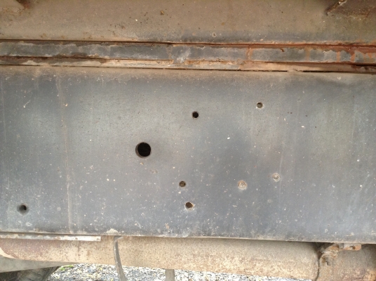 ขาย 10 ล้อ เพลาเดียวกระบะเหล็ก FUSO FN517M-A เครื่อง 6D16 195 แรงม้า คัสซีสวยตลอดเส้น เบรคทิฟฟี่ เก๋งสวยไม่ผุ มีชุดแอร์ครบ ทะเบียนเต็มพร้อมโอน