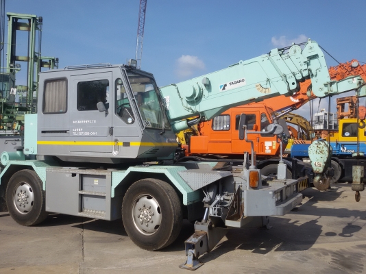 รถเครน 8 ตันนำเข้าจากญี่ปุ่นซื้อสดและจัดไฟแนนซ์