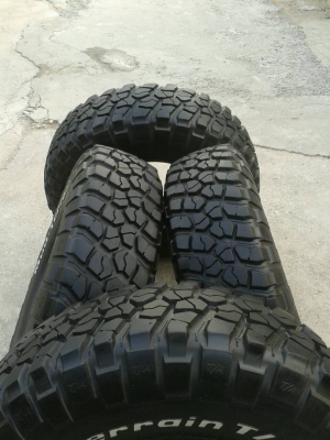 ขาย BF MUD KM2  255/85R16 สวยๆ