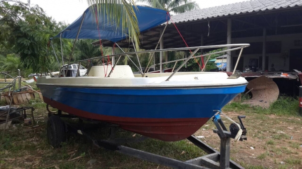 ขายเรือเร็ว และ เครื่องเรือยามาฮ่า 115 แรง ขายเรือเร็ว และ เครื่องเรือยามาฮ่า 115 แรง