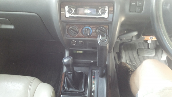 FORD - EVEREST - limited 2.5 AT 4WD