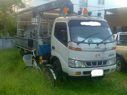 รถฮีโน่ 6 ล้อ รั้ว ( ไม่ดั้ม )  ติดเครน  3 ตัน.  121  แรงม้า. ปี 46  ( รถวิ่ง 8x,xxx กม. )  สนใจติดต่อ  081 - 6079515