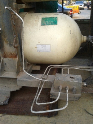 ขายถัง NGV  5 ใบใหญ่ และ 4ใบเล็ก พร้อมขาติดตั้ง ติดมาได้ 2 ปี