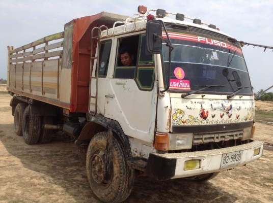 ขายไอ้หลง FN527M-A วางเครื่อง 6D16 Turbo 220 แรงม้า เกียร์ 10 สปีด คัสซีสวย ยางเต็ม รถใช้งานอยู่ทุกวัน ทะเบียนเต็มพร้อมโอนครับ