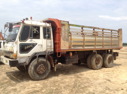 ขายไอ้หลง FN527M-A วางเครื่อง 6D16 Turbo 220 แรงม้า เกียร์ 10 สปีด คัสซีสวย ยางเต็ม รถใช้งานอยู่ทุกวัน ทะเบียนเต็มพร้อมโอนครับ