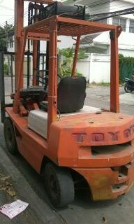 ขายรถ โฟล์ลิฟต์ สภาพพร้อมใช้งาน