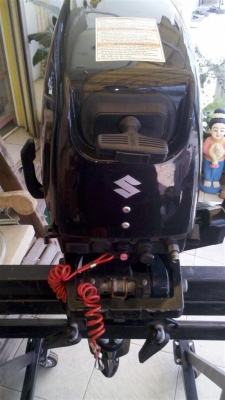 เครื่องเรือ ซูซูกิ 15แรงม้า 2จังหวะ ป้ายแดง ใช้มาไม่เกิน 20นาที 43500 บาท