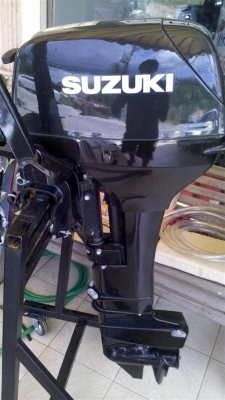 เครื่องเรือ ซูซูกิ 15แรงม้า 2จังหวะ ป้ายแดง ใช้มาไม่เกิน 20นาที 43500 บาท