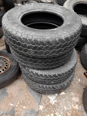 235/70R15 DUNLOP GRAND TREK  มีชุด 4 เส้น TEL.081-427-3941