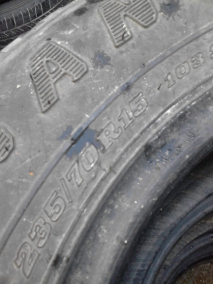 235/70R15 DUNLOP GRAND TREK  มีชุด 4 เส้น TEL.081-427-3941