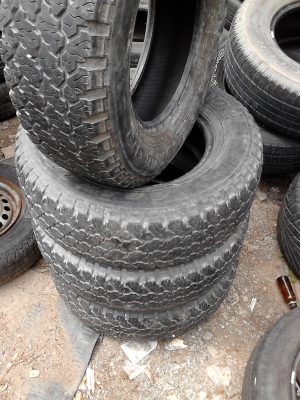 235/70R15 DUNLOP GRAND TREK  มีชุด 4 เส้น TEL.081-427-3941