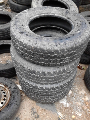 235/70R15 DUNLOP GRAND TREK  มีชุด 4 เส้น TEL.081-427-3941