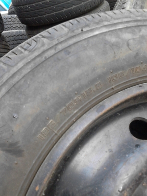 ล้อขนาด 4 ล้อกลาง 15.5   106/104L  มี 4 ล้อ TEL.081-427-3941