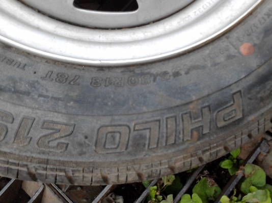 ล้อ ขอบ 13   175/70R13  มี 4 ล้อ  TEL.081-427-3941