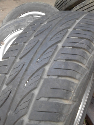 ล้อ ขอบ 13   175/70R13  มี 4 ล้อ  TEL.081-427-3941