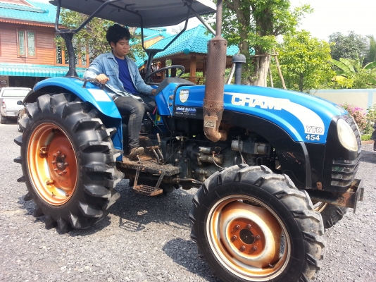 แทรกเตอร์แชมป์ YTO 454  4 WD 2 เพลา สภาพดี เดิมๆ ตัวเปล่า..ทำงาน 435 ชั่วโมง