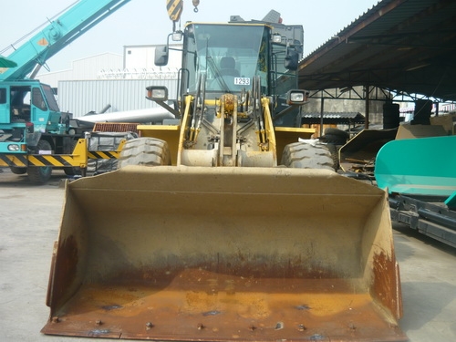 รถตักล้อยาง สภาพดี Komatsu WA270-5 เพิ่งเหยียบถึงไทย สภาพเอี่ยม ชม.ต่ำ