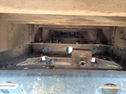 ขาย 6 ล้อ ISUZU KS เครื่อง 4BE1 ฝาดำ 110 แรงม้า คัสซีสวยเดิมตลอดเส้น มีหลังคาพร้อมเบาะโดยสาร เอกสารทะเบียนเต็มพร้อมโอน