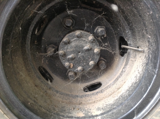 ขาย 6 ล้อ ISUZU KS เครื่อง 4BE1 ฝาดำ 110 แรงม้า คัสซีสวยเดิมตลอดเส้น มีหลังคาพร้อมเบาะโดยสาร เอกสารทะเบียนเต็มพร้อมโอน