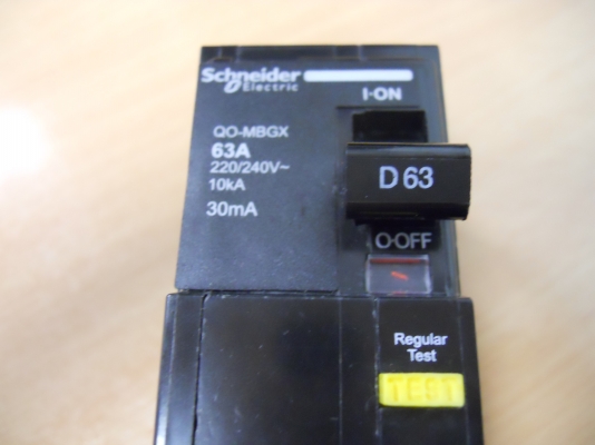 เมนเบรกเกอร์ ป้องกันไฟดูด ไฟรั่ว ไฟเกิน ไฟช๊อต