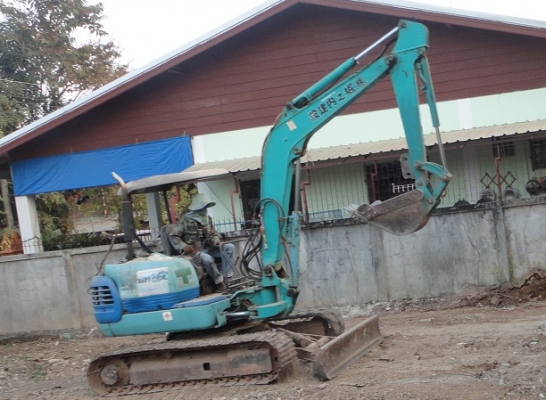 ขาย KOMUTSU PC40 พร้อมใช้งาน ราคาถูก