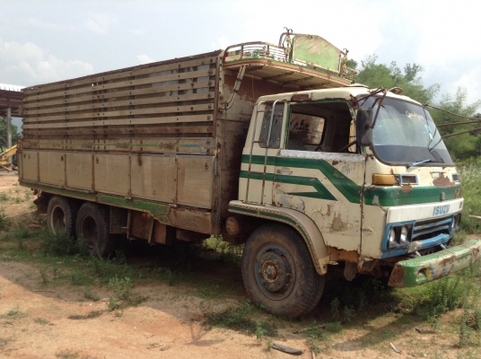 ขาย 10 ล้อ เพลาเดียว ISUZU JCM เครื่อง 6BD1 165 แรงม้า คัสซีสวยจัดไม่มีบวม กระบะสวยเดิม หัวเก๋งเก็บสีนิดหน่อยสวยเลย ทะเบียน  ม.79 ราคาต่อรองได้อีกครับ