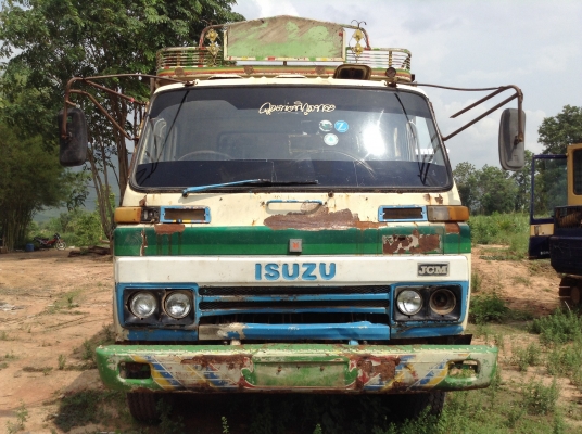 ขาย 10 ล้อ เพลาเดียว ISUZU JCM เครื่อง 6BD1 165 แรงม้า คัสซีสวยจัดไม่มีบวม กระบะสวยเดิม หัวเก๋งเก็บสีนิดหน่อยสวยเลย ทะเบียน  ม.79 ราคาต่อรองได้อีกครับ